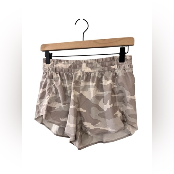 Athleta Camo Hustle 3” Short - XS - Picture 6 of 9
